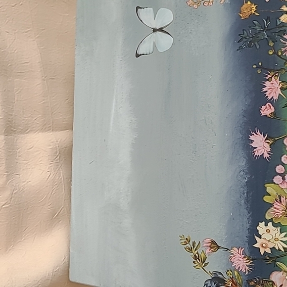 HANDCRAFTED & DECORATED FENCED IN GARDEN WOODEN BOX - Picture 7 of 14